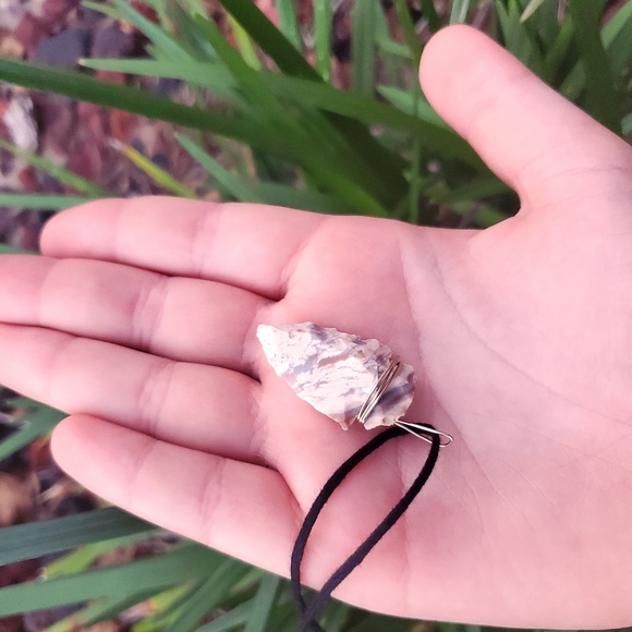 🌿 Natural Stone Arrowhead Necklace 🌿 - Picture 15 of 16